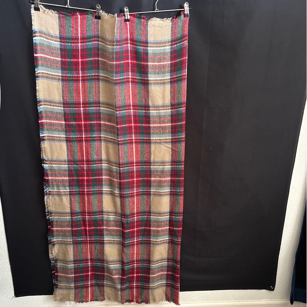 ModCloth Blanket Scarf OS Tan Red Green Plaid Preppy Academic Oversized Wrap - Picture 3 of 10